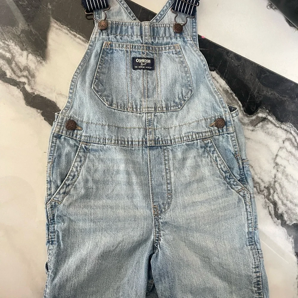 OshKosh B'gosh Blue Denim Overalls Classic Style 4T 100 % cotton